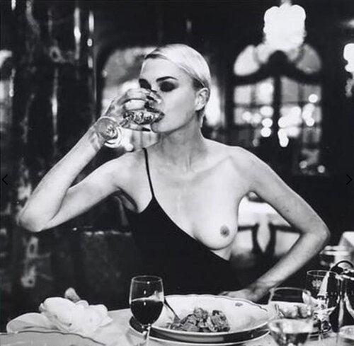 The Naked Truth di Helmut Newton, Fotografia in vendita su Singulart