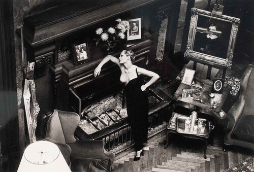 Roselyn At Arcangues di Helmut Newton, Stampa in vendita su Singulart