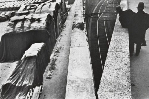 Quai St.Bernard, Paris van Henri Cartier-Bresson, Fotografie te koop op Singulart
