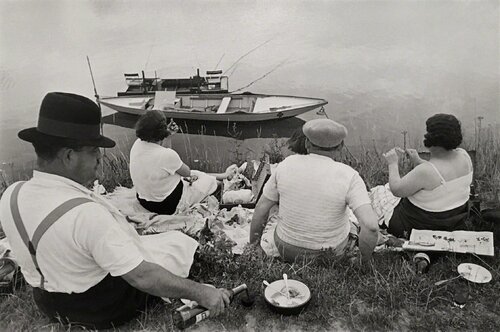 Banks of the Marne di Henri Cartier-Bresson, Fotografia in vendita su Singulart