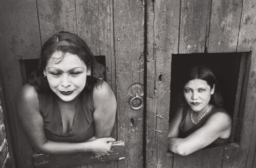 Calle Cuauhtemoctzin, Mexico City, Mexico di Henri Cartier-Bresson, Fotografia in vendita su Singulart