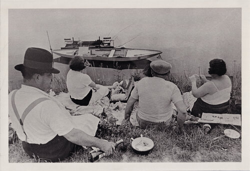 River Marne par Henri Cartier-Bresson, Photographie en vente sur Singulart