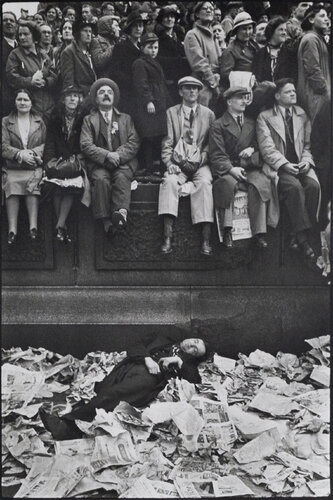 Coronation of King George VI par Henri Cartier-Bresson, Photographie en vente sur Singulart