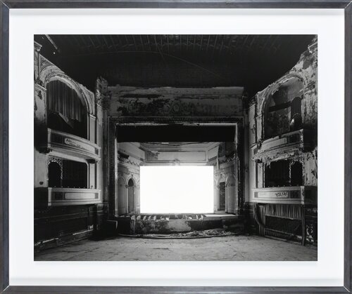 Everett Square Theater, Boston van Hiroshi Sugimoto, Fotografie te koop op Singulart