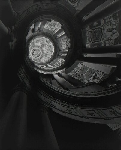 Staircase at Villa Farnese II van Hiroshi Sugimoto, Fotografie te koop op Singulart
