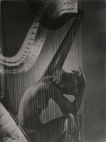 Lisa with Harp van Horst P. Horst, Fotografie te koop op Singulart