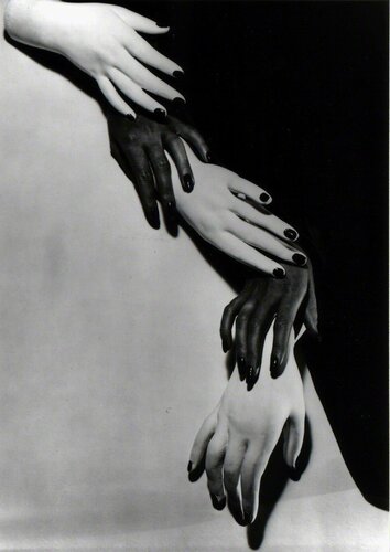 Hands, Hands van Horst P. Horst, Fotografie te koop op Singulart