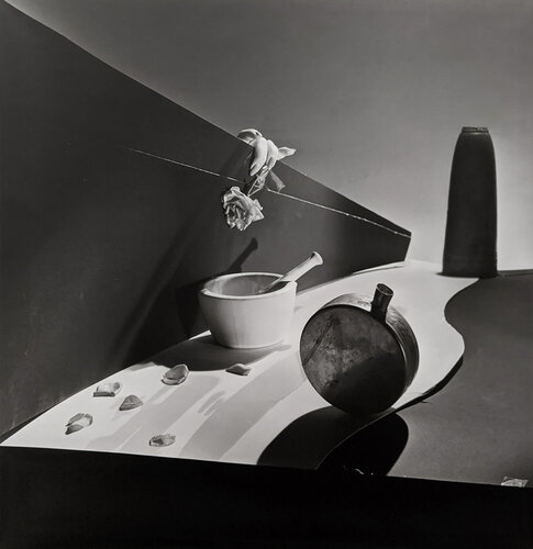 Surreal Beauty Cream, New York van Horst P. Horst, Fotografie te koop op Singulart