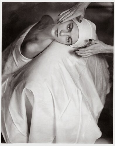 Carmen Face Massage di Horst P. Horst, Fotografia in vendita su Singulart