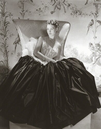 Alix, Satin Dress van Horst P. Horst, Fotografie te koop op Singulart