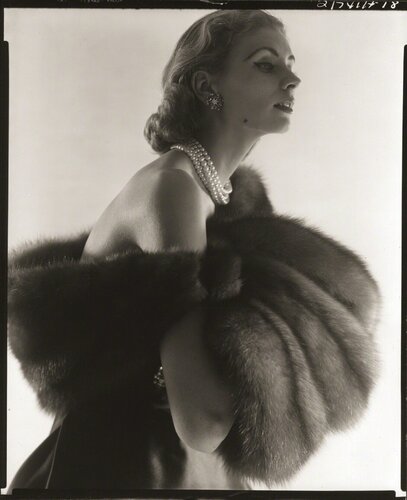 Suzy Parker, Fur Series for Vogue van Horst P. Horst, Fotografie te koop op Singulart