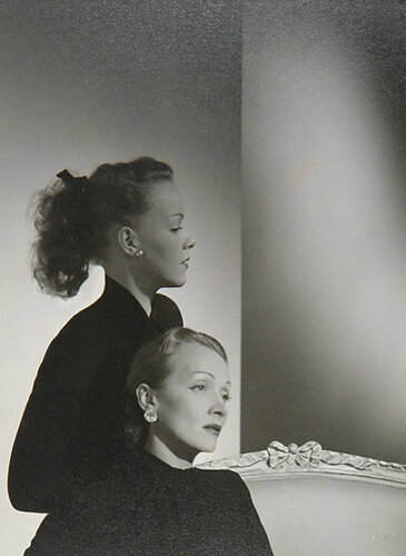 Marlene Dietrich and her daughter Maria Riva, American Vogue, December 1947 van Horst P. Horst, Fotografie te koop op Singulart