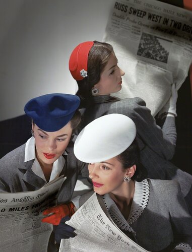 Hats by Best, Lord & Taylor, and Mme Pauline, Gloves by Dawnelle, 1943 van Horst P. Horst, Fotografie te koop op Singulart