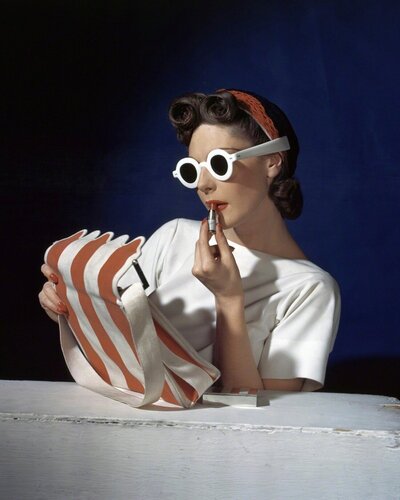 Muriel Maxwell, Ensemble by Sally Victor, Bag by Paul Flato, Sunglasses by Lugene van Horst P. Horst, Fotografie te koop op Singulart