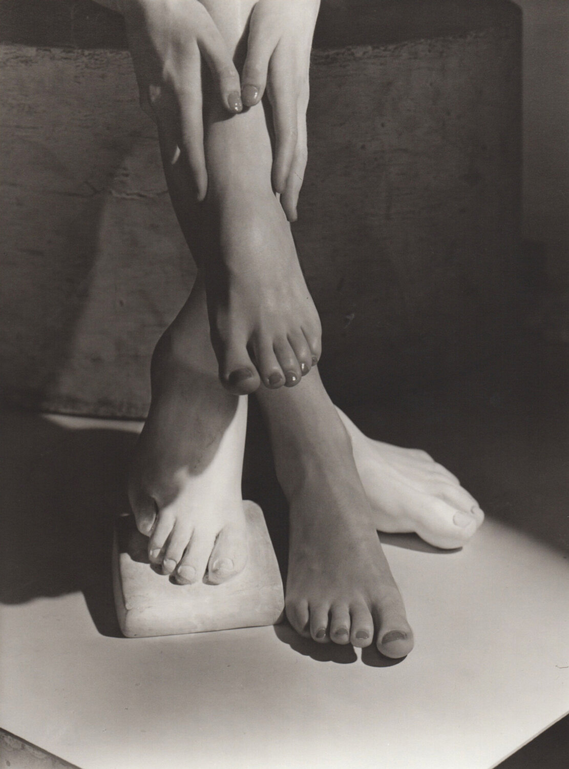 Barefoot Beauty Horst P. Horst Fotografia in vendita