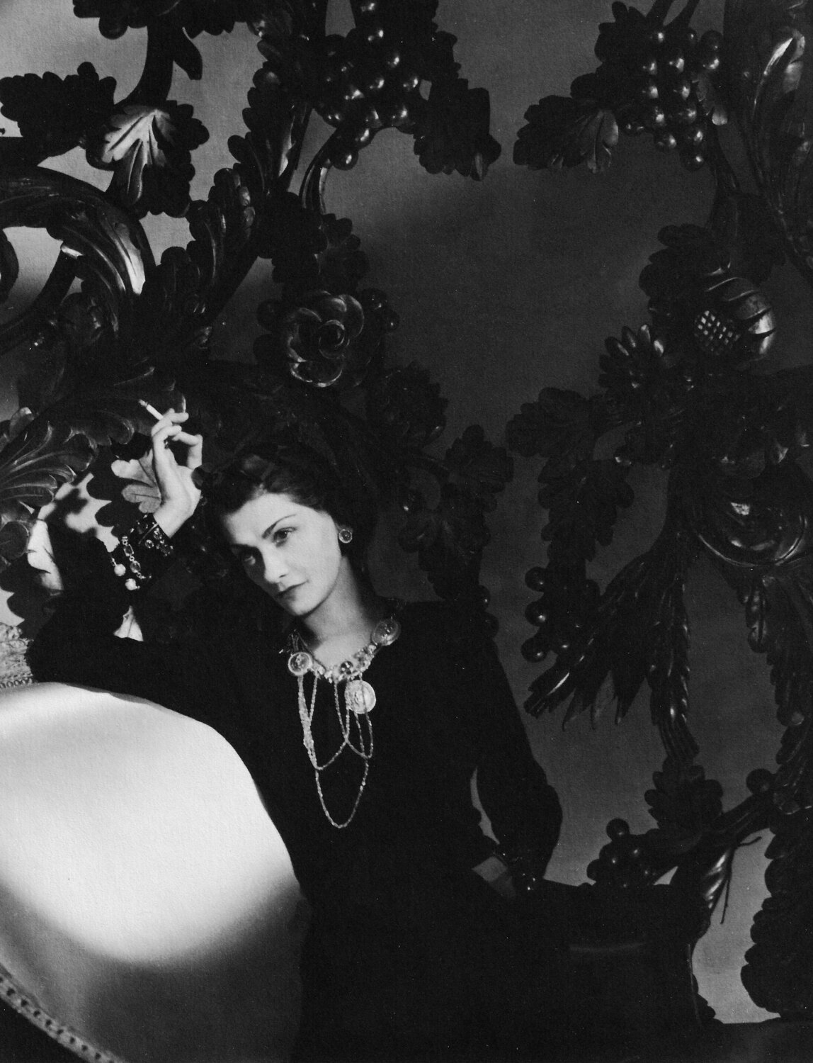 Coco Chanel, Paris Horst P. Horst Fotografia in vendita