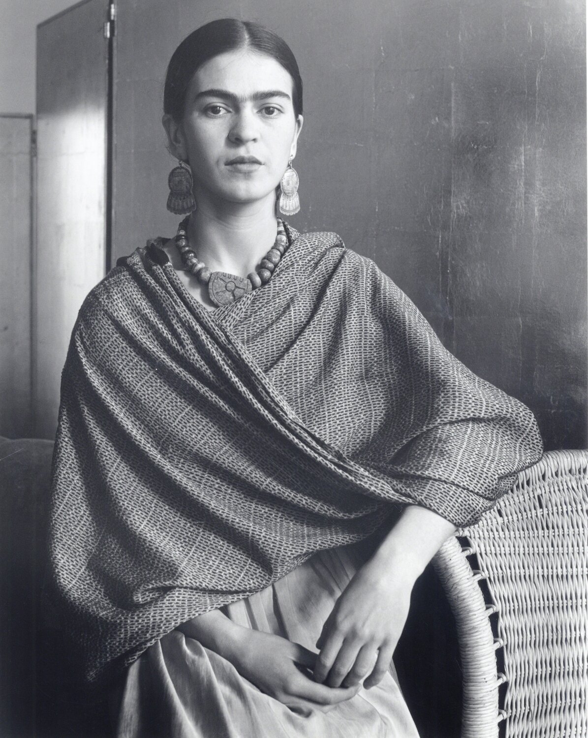 Frida (Standing By Basket) Imogen Cunningham Stampa in vendita
