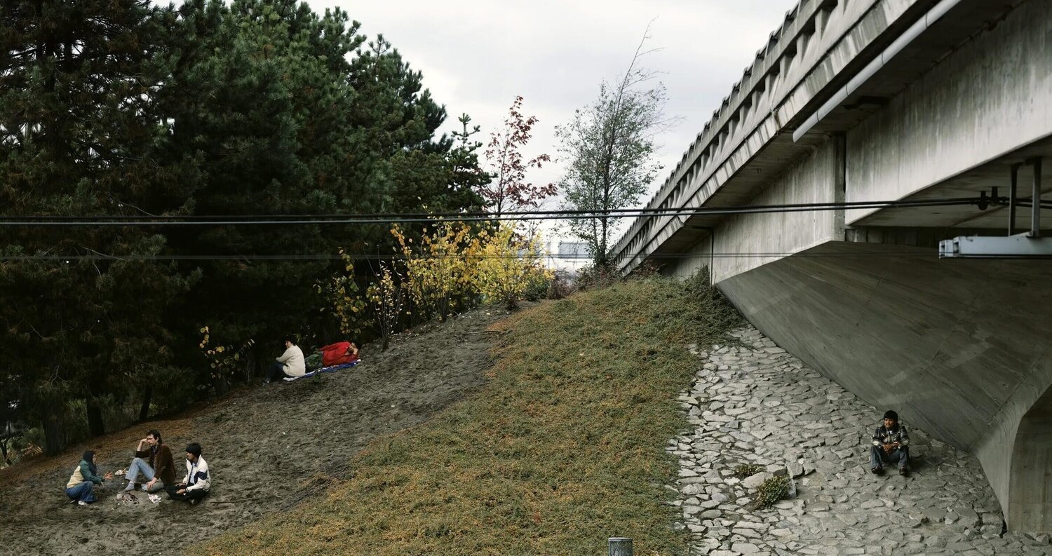 The Storyteller Jeff Wall Fotografia in vendita