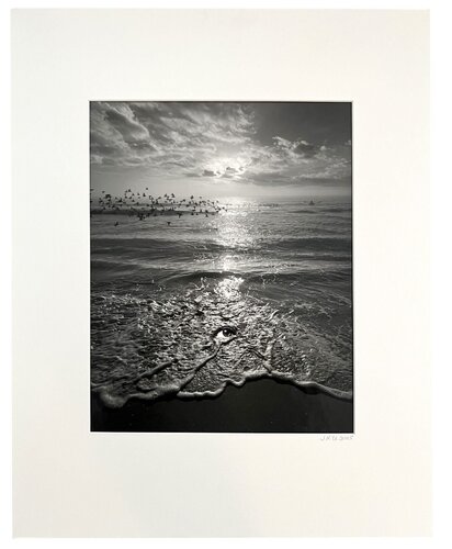 Untitled (Eye in the Water) van Jerry Uelsmann, Fotografie te koop op Singulart