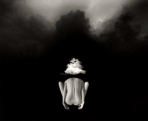 Untitled (Figure with head and Clouds) van Jerry Uelsmann, Fotografie te koop op Singulart