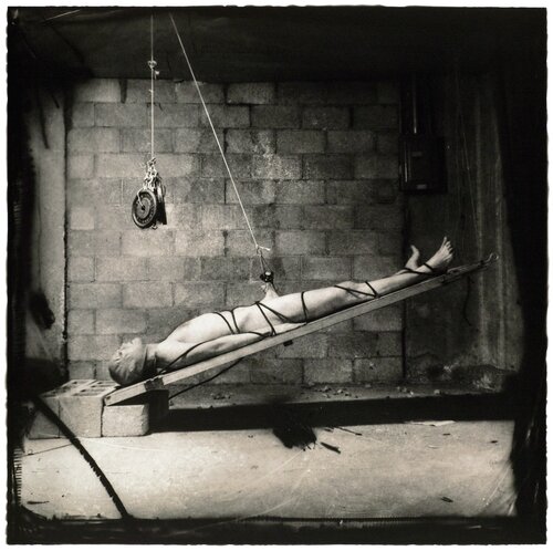 Testicle Stretch with the Possibility of a Crushed Face, New Mexico van Joel-Peter Witkin, Fotografie te koop op Singulart