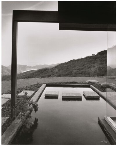 Julius Shulmanの作品をSINGULARTで販売中