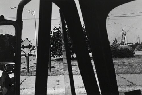 Statue, New Jersey von Lee Friedlander, Fotografie kaufen auf Singulart
