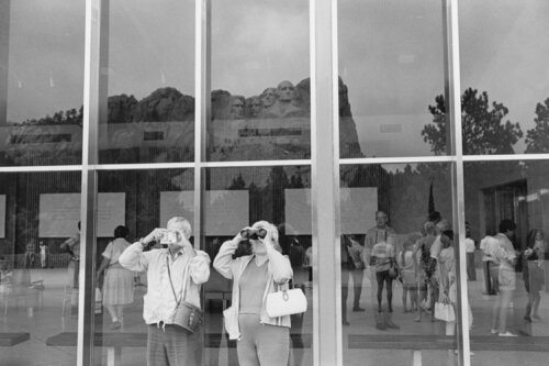 Mt. Rushmore, South Dakota von Lee Friedlander, Fotografie kaufen auf Singulart