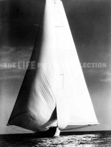 The Vanitie in Practice Spin par Margaret Bourke-White, Photographie en vente sur Singulart