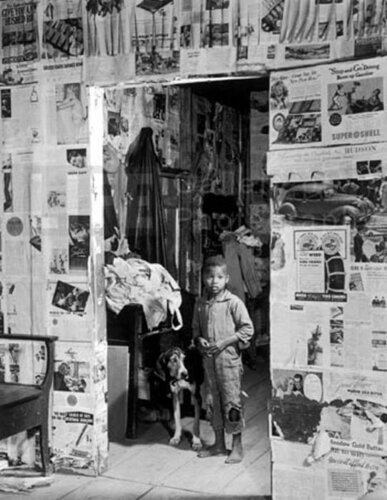 Little Boy with Hound Dog par Margaret Bourke-White, Photographie en vente sur Singulart