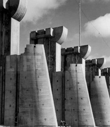 Fort Peck Dam van Margaret Bourke-White, Fotografie te koop op Singulart