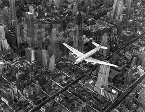 DC-4 Flying Over New York City van Margaret Bourke-White, Fotografie te koop op Singulart