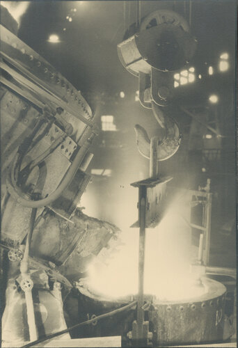 Molten Steel, Otis Steel Company van Margaret Bourke-White, Fotografie te koop op Singulart