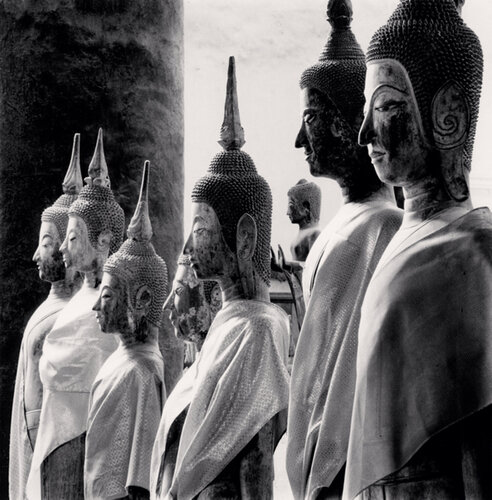 Eight Buddha Statues, Wat Visounarat, Luang Prabang, Laos van Michael Kenna, Fotografie te koop op Singulart