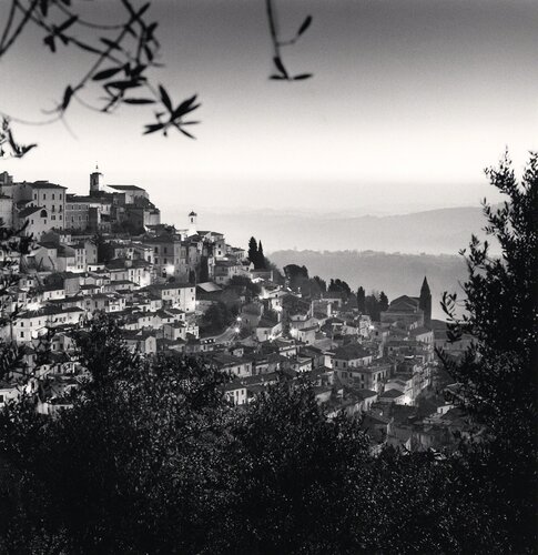 Dawn Light, Loreto Aprutino, Abruzzo, Italy van Michael Kenna, Fotografie te koop op Singulart