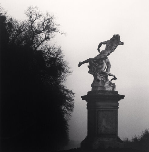 Rosarium Sculpture, Saint Germain en Laye, France di Michael Kenna, Fotografia in vendita su Singulart