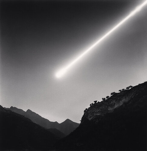 Moon Rise, Cuandixia, Beijing, China di Michael Kenna, Fotografia in vendita su Singulart