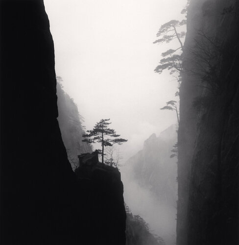 Huangshan Mountains, Study 43, Anhui, China van Michael Kenna, Fotografie te koop op Singulart