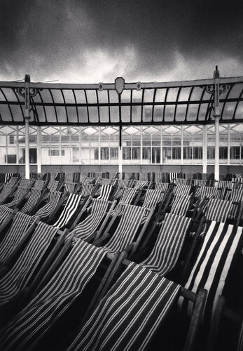No Show, Blackpool, Lancashire, England van Michael Kenna, Fotografie te koop op Singulart