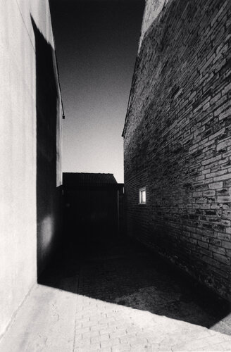 Shadows, Milnesbridge, West Yorkshire, England van Michael Kenna, Fotografie te koop op Singulart