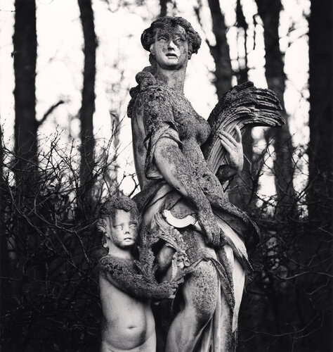 Château de Haroué Sculpture, Lorraine, France di Michael Kenna, Fotografia in vendita su Singulart