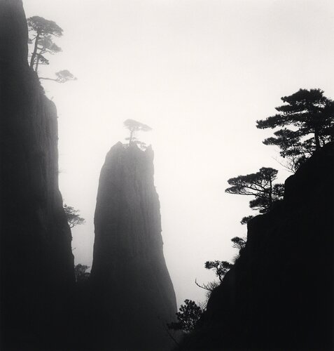 Huangshan Mountains, Study 16, Anhui, China van Michael Kenna, Fotografie te koop op Singulart