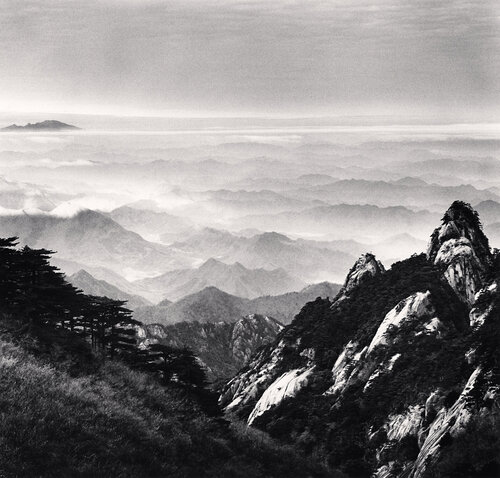Huangshan Mountains, Study 51, Anhui, China van Michael Kenna, Fotografie te koop op Singulart