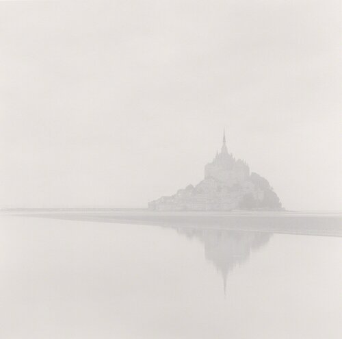 Dawn Mist, Mont St. Michel, France van Michael Kenna, Fotografie te koop op Singulart