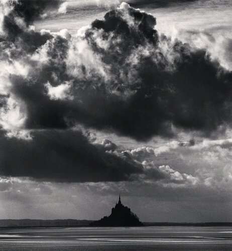 November Clouds, Mont St. Michel, France van Michael Kenna, Fotografie te koop op Singulart