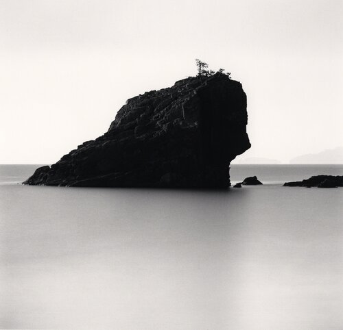 Namyeong Lion Rock, Mongdol Beach, Jeollanam- do di Michael Kenna, Fotografia in vendita su Singulart