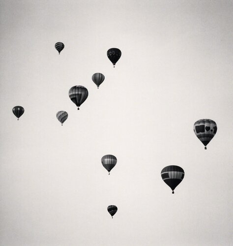 Ten Balloons, Albuquerque, New Mexico, USA di Michael Kenna, Fotografia in vendita su Singulart