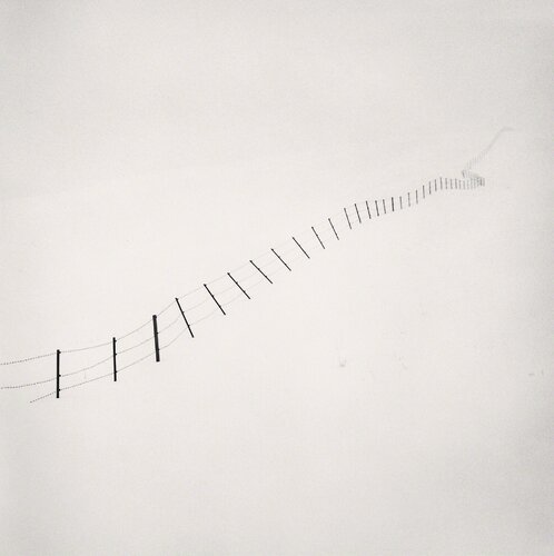 Hillside Fence, Study 4, Teshikaga, Hokkaido, Japan di Michael Kenna, Fotografia in vendita su Singulart