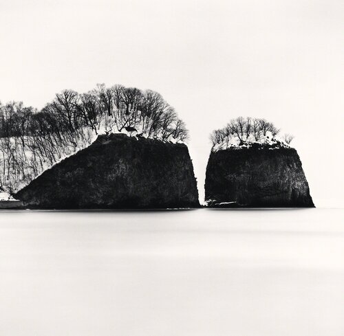Futatsu Rocks, Abashiri, Hokkaido, Japan di Michael Kenna, Fotografia in vendita su Singulart