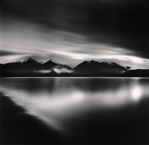 Evening Light, Lake Manapouri, Southland, New Zealand di Michael Kenna, Fotografia in vendita su Singulart